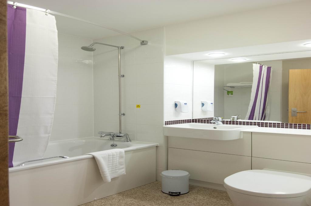 Premier Inn グレンロセス エクステリア 写真