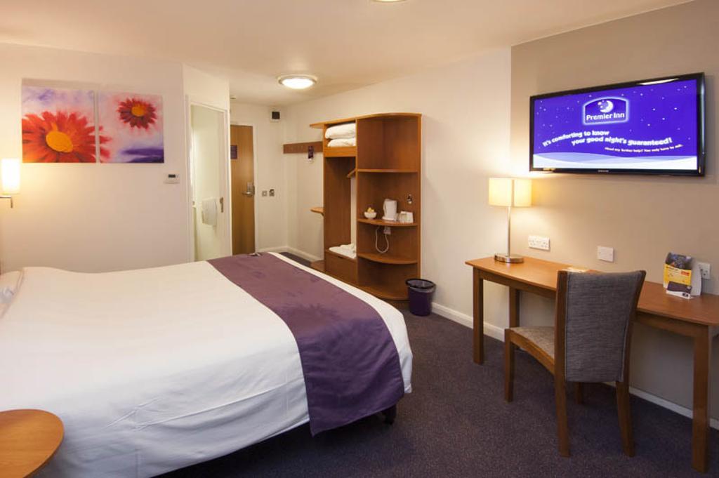 Premier Inn グレンロセス エクステリア 写真