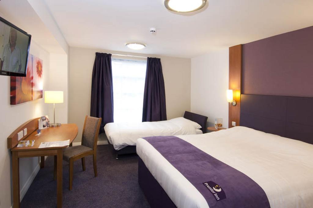 Premier Inn グレンロセス エクステリア 写真