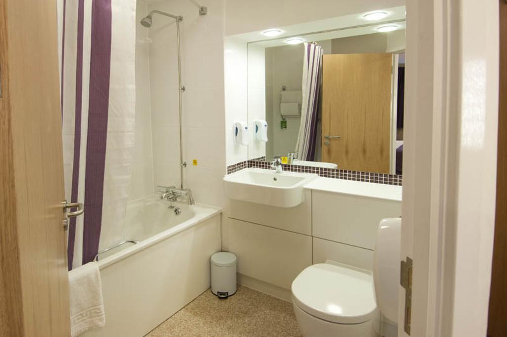 Premier Inn グレンロセス エクステリア 写真